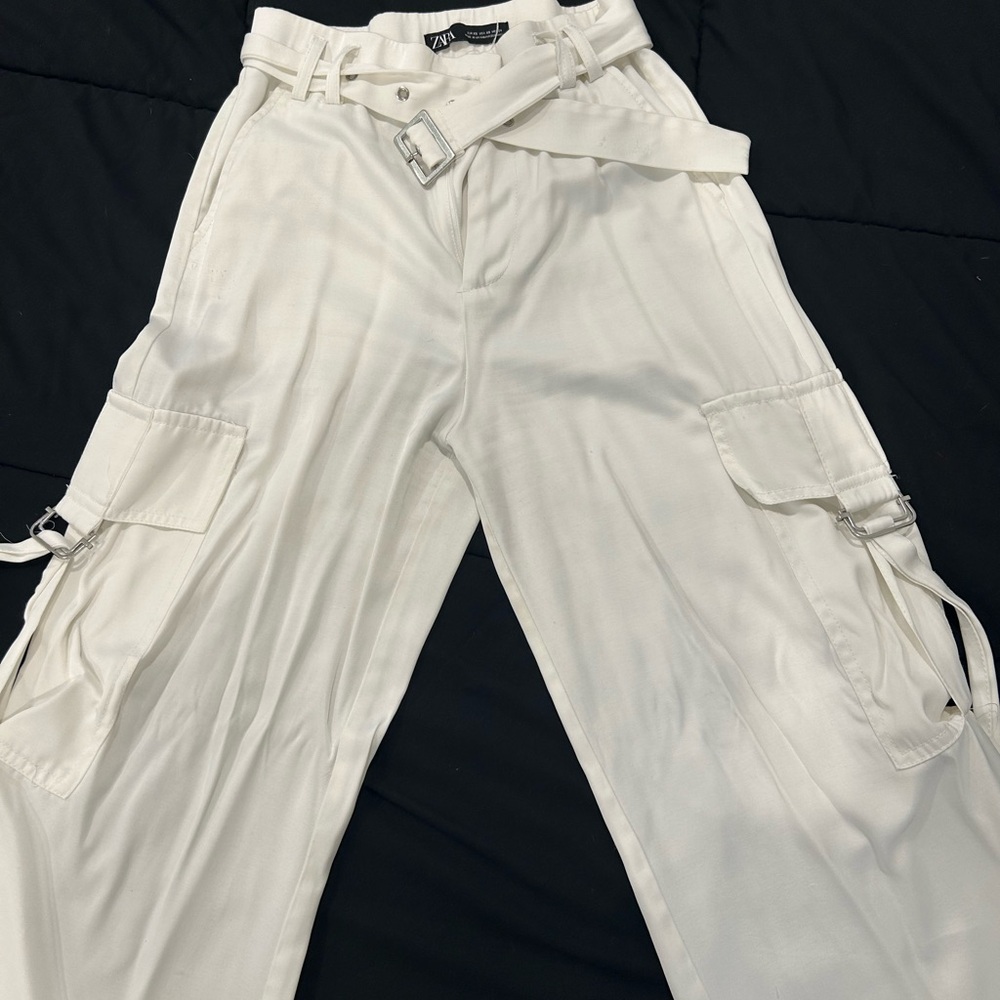 Zara cargos